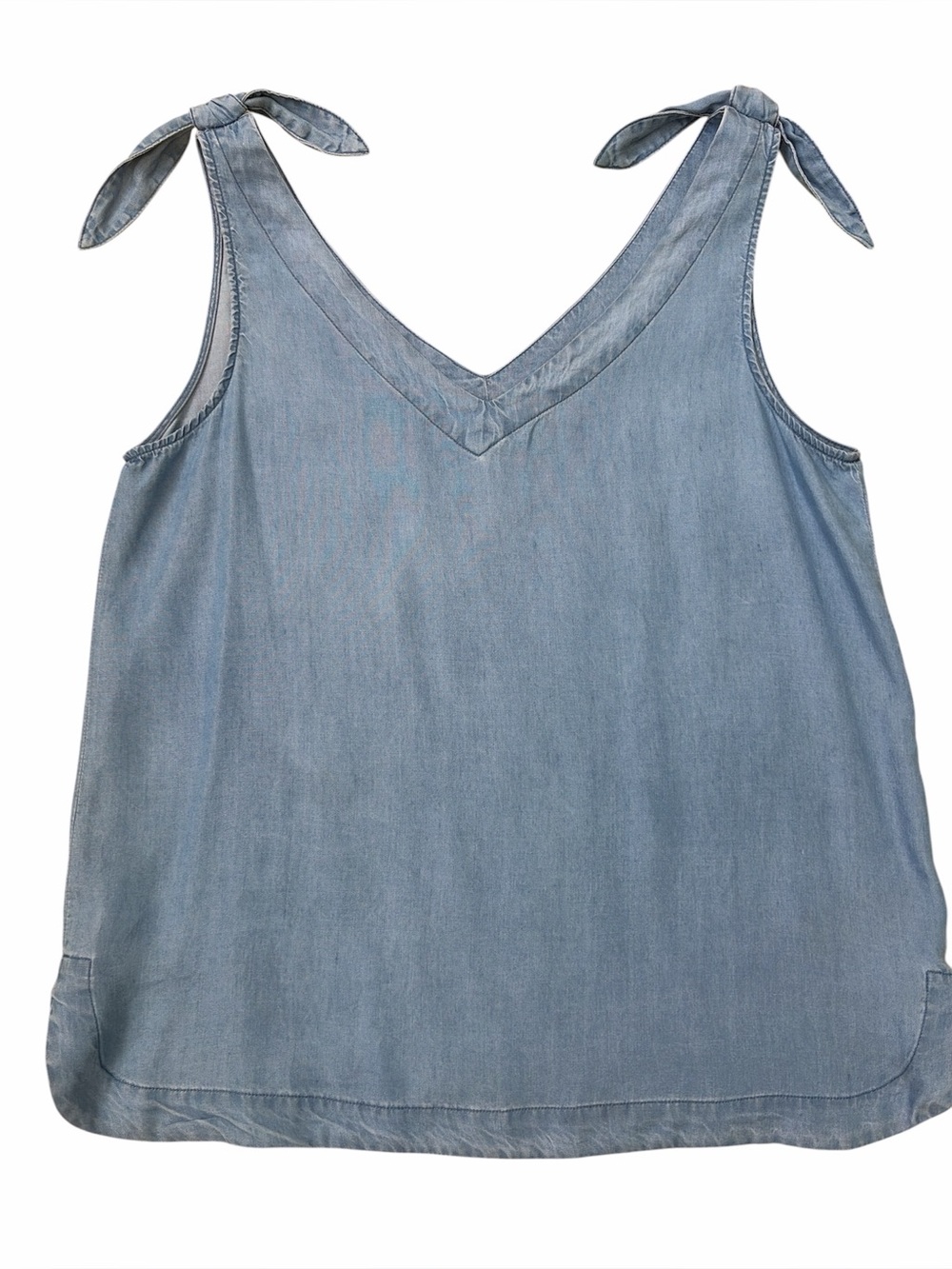 Zac & Rachel medium chambray V-neck top